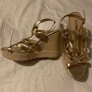 GUESS Gold Platform Espadrille Wedge Sandal Sz 9